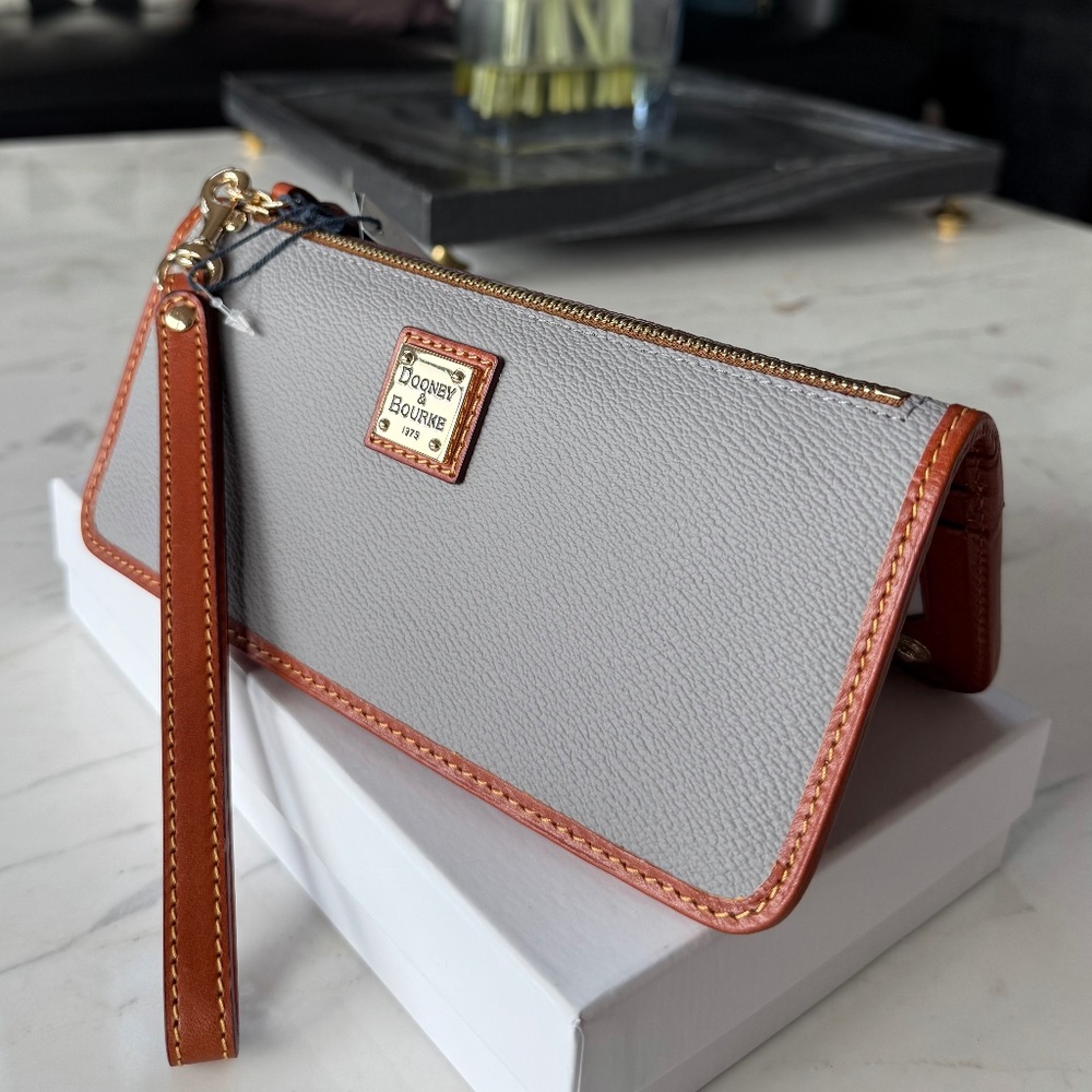 New Dooney & Bourke Kirby Tatum Leather Wristlet Wallet Clutch